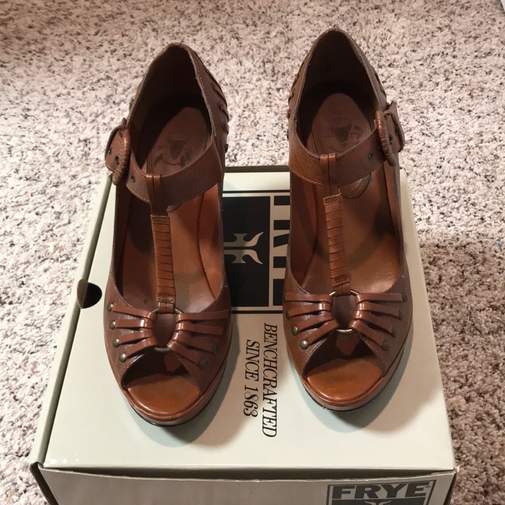 Frye sandal